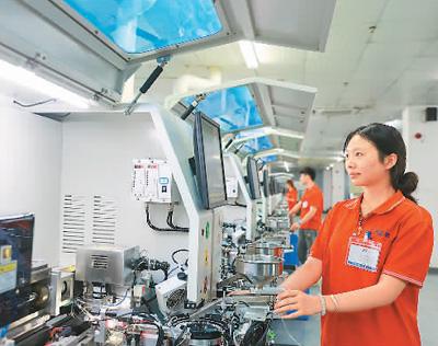 中國外貿展現(xiàn)韌性活力